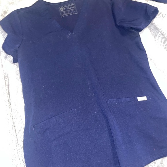 Figs Tops - FIGS 3 pocket scrub top